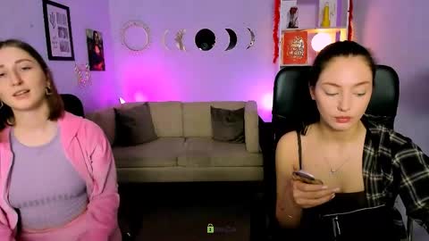 Snapshot of miki_nikki chatting on 04.15.26 Miki online show from 04.15.26
