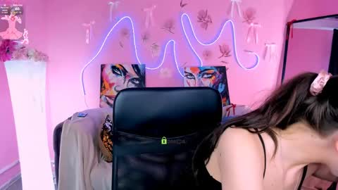 Snapshot of miki_nikki chatting on 05.29.26 Miki online show from 05.29.26