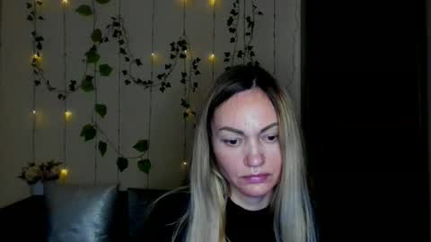 Snapshot of mikkey_mouse8 chatting on 12.20.25 Adalina online show from 12.20.25