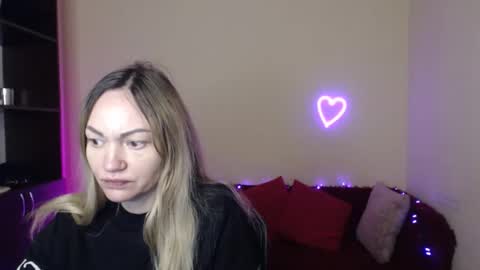 Snapshot of mikkey_mouse8 chatting on 01.14.26 Adalina online show from 01.14.26