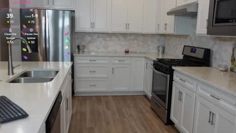 Snapshot of mikmagik chatting on 12.10.24 Mikaylah online show from 12.10.24