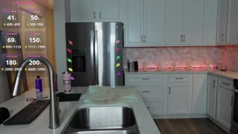 Snapshot of mikmagik chatting on 12.29.24 Mikaylah online show from 12.29.24