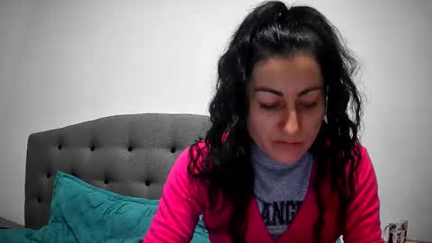 Mikyloveu online show from 02.04.26