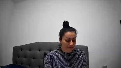 Mikyloveu online show from 03.17.26