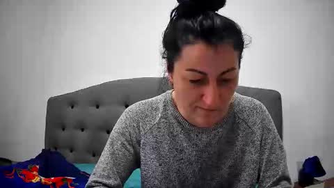 Mikyloveu online show from 04.02.26