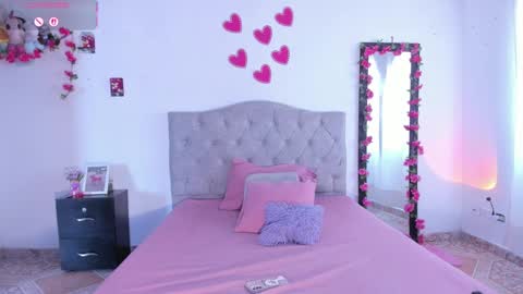 mila_1wood online show from 09.19.25