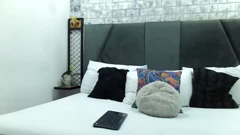 Snapshot of mila_adamss chatting on 02.19.25 mila_adamss online show from 02.19.25