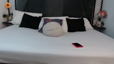 Snapshot of mila_adamss chatting on 09.26.25 mila_adamss online show from 09.26.25