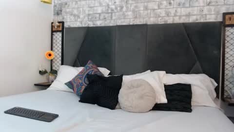 Snapshot of mila_adamss chatting on 10.18.25 mila_adamss online show from 10.18.25