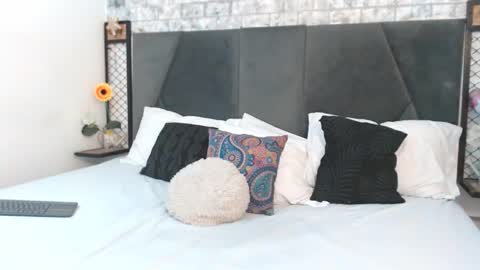 Snapshot of mila_adamss chatting on 11.08.25 mila_adamss online show from 11.08.25