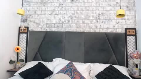 Snapshot of mila_adamss chatting on 11.24.25 mila_adamss online show from 11.24.25