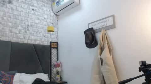 Snapshot of mila_adamss chatting on 12.01.25 mila_adamss online show from 12.01.25