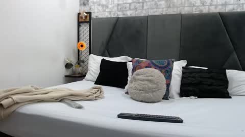 Snapshot of mila_adamss chatting on 12.19.25 mila_adamss online show from 12.19.25