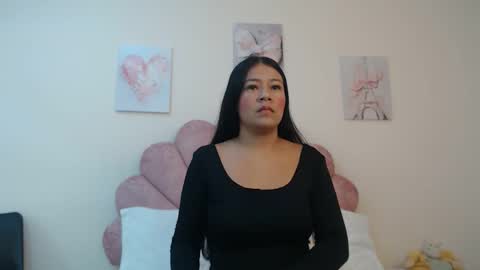 Snapshot of mila_adamss chatting on 04.27.26 mila_adamss online show from 04.27.26