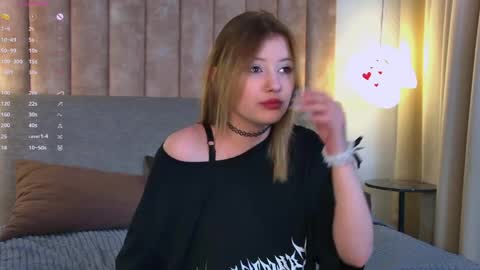 mila_blum online show from 04.17.26