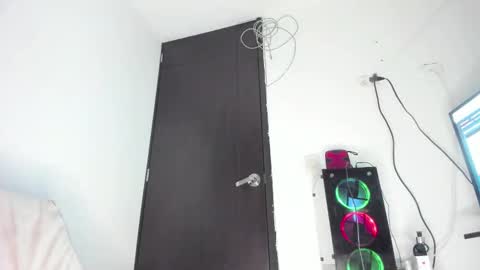 Mila Dash online show from 11.20.25