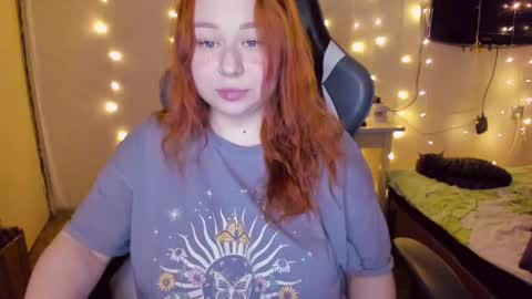 Snapshot of mila_foxxxy chatting on 02.08.25 Mila shy sensual person  online show from 02.08.25