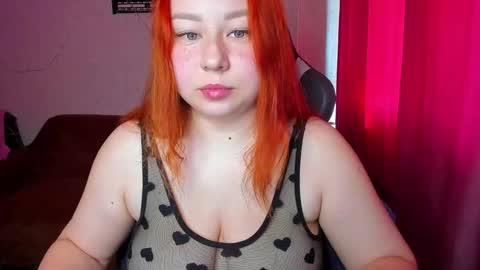 Snapshot of mila_foxxxy chatting on 09.16.25 Mila shy sensual person  online show from 09.16.25