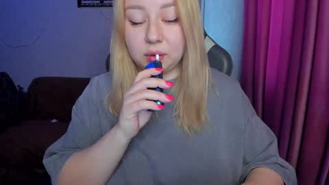 Mila shy sensual person  online show from 11.11.25