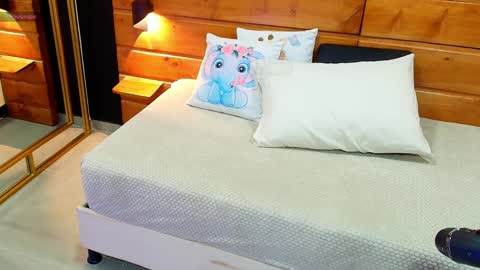 Milena  online show from 02.14.25