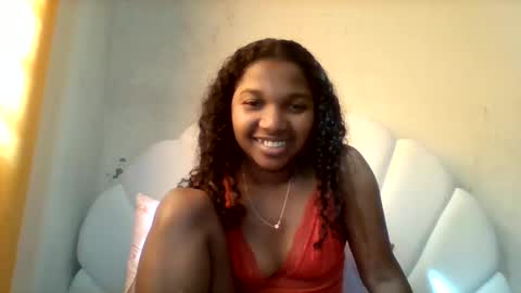 Snapshot of mila_lunah chatting on 05.20.26 mila_lunah online show from 05.20.26