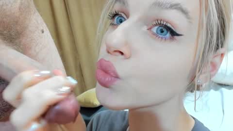 Snapshot of mila_polly_and_forester chatting on 12.29.24 Julia and Edson online show from 12.29.24