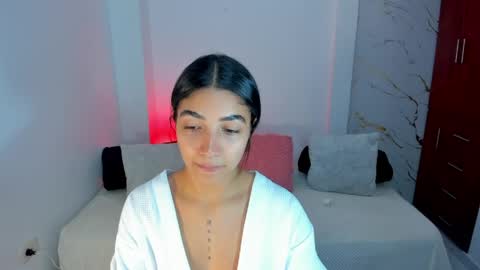 Snapshot of mila_rose1 chatting on 04.28.26 martina online show from 04.28.26