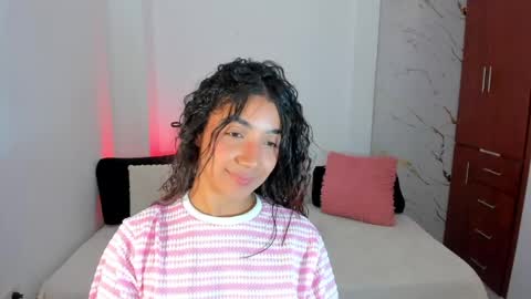 Snapshot of mila_rose1 chatting on 05.21.26 martina online show from 05.21.26