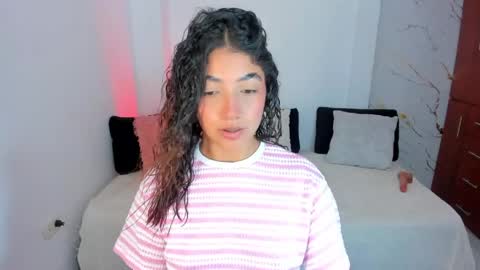 Snapshot of mila_rose1 chatting on 05.28.26 martina online show from 05.28.26