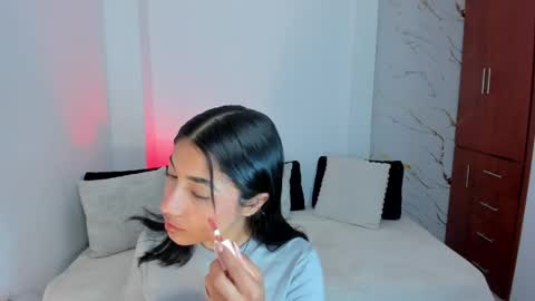 Snapshot of mila_rose1 chatting on 06.08.26 martina online show from 06.08.26