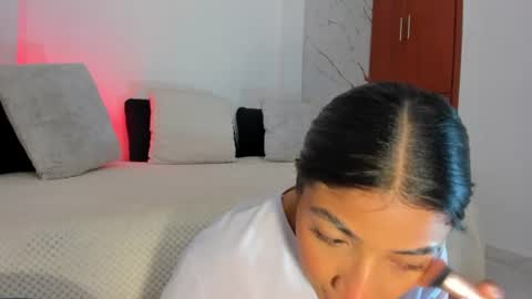 Snapshot of mila_rose1 chatting on 06.17.26 martina online show from 06.17.26