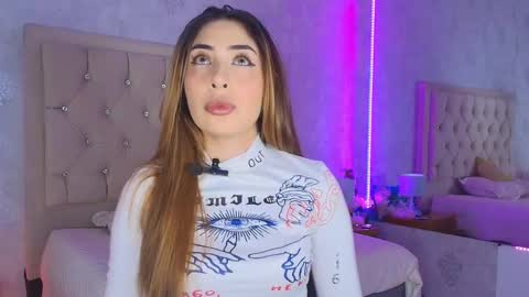 Snapshot of mila_smirnovavk chatting on 02.01.26 MILA online show from 02.01.26