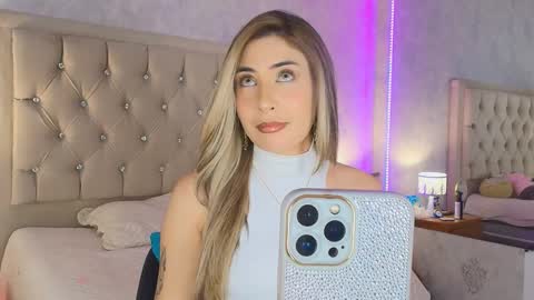 Snapshot of mila_smirnovavk chatting on 02.20.26 MILA online show from 02.20.26