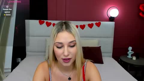 Snapshot of mila_stunning chatting on 02.02.26 Mila online show from 02.02.26