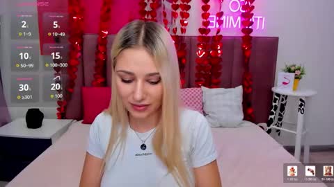 Snapshot of mila_stunning chatting on 02.11.26 Mila online show from 02.11.26