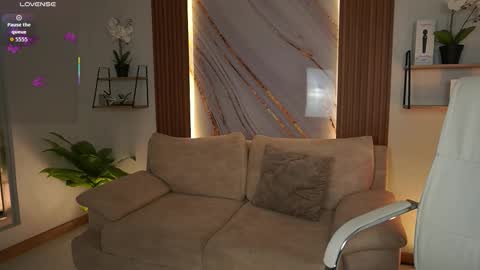 milacrave online show from 11.11.25