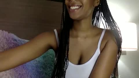 Snapshot of miladreama chatting on 01.21.25 Miladreama online show from 01.21.25