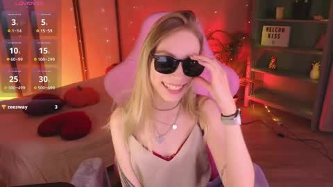 Snapshot of miladuales chatting on 05.08.26 Mila online show from 05.08.26