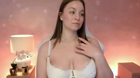 Mila Fleur online show from 04.14.26