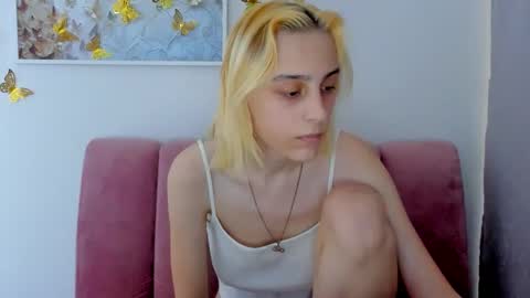 Snapshot of milaglow chatting on 01.16.26 MilaGlow online show from 01.16.26