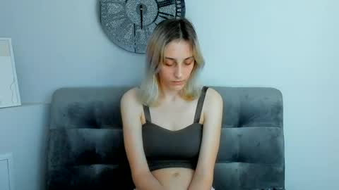 Snapshot of milaglow chatting on 06.19.26 MilaGlow online show from 06.19.26