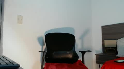 Snapshot of milahot23 chatting on 02.22.26 mila online show from 02.22.26