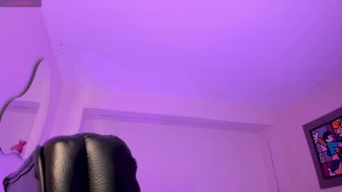 Snapshot of milalawrence_ chatting on 04.23.26 Mila online show from 04.23.26