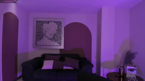 Snapshot of milalawrence_ chatting on 05.17.26 Mila online show from 05.17.26