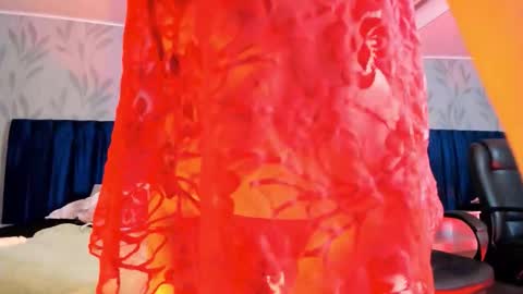 Snapshot of milan_daph chatting on 02.14.26 Daphne online show from 02.14.26