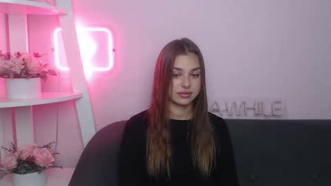milanaangelas online show from 10.18.25