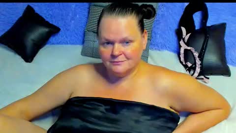 Lana online show from 11.15.25