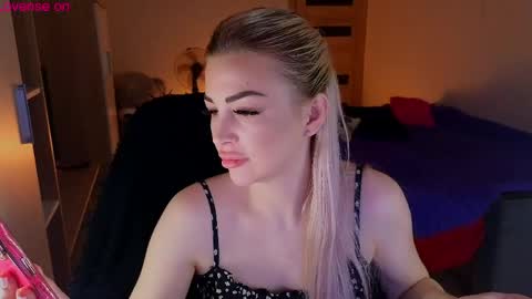 Snapshot of milanafox_ chatting on 05.30.26 Lana online show from 05.30.26