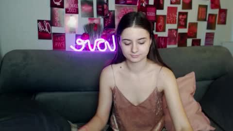 milanaroz online show from 11.14.25