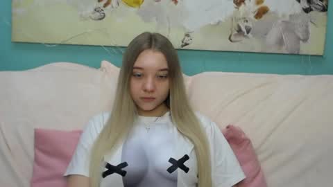 Snapshot of milanasii chatting on 04.05.26 Milana online show from 04.05.26